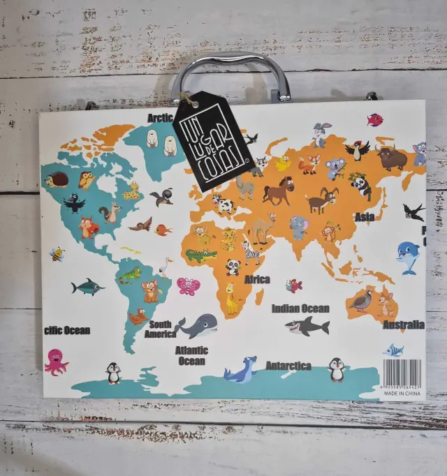 Set de Arte con Estampado de Mapa Mundial